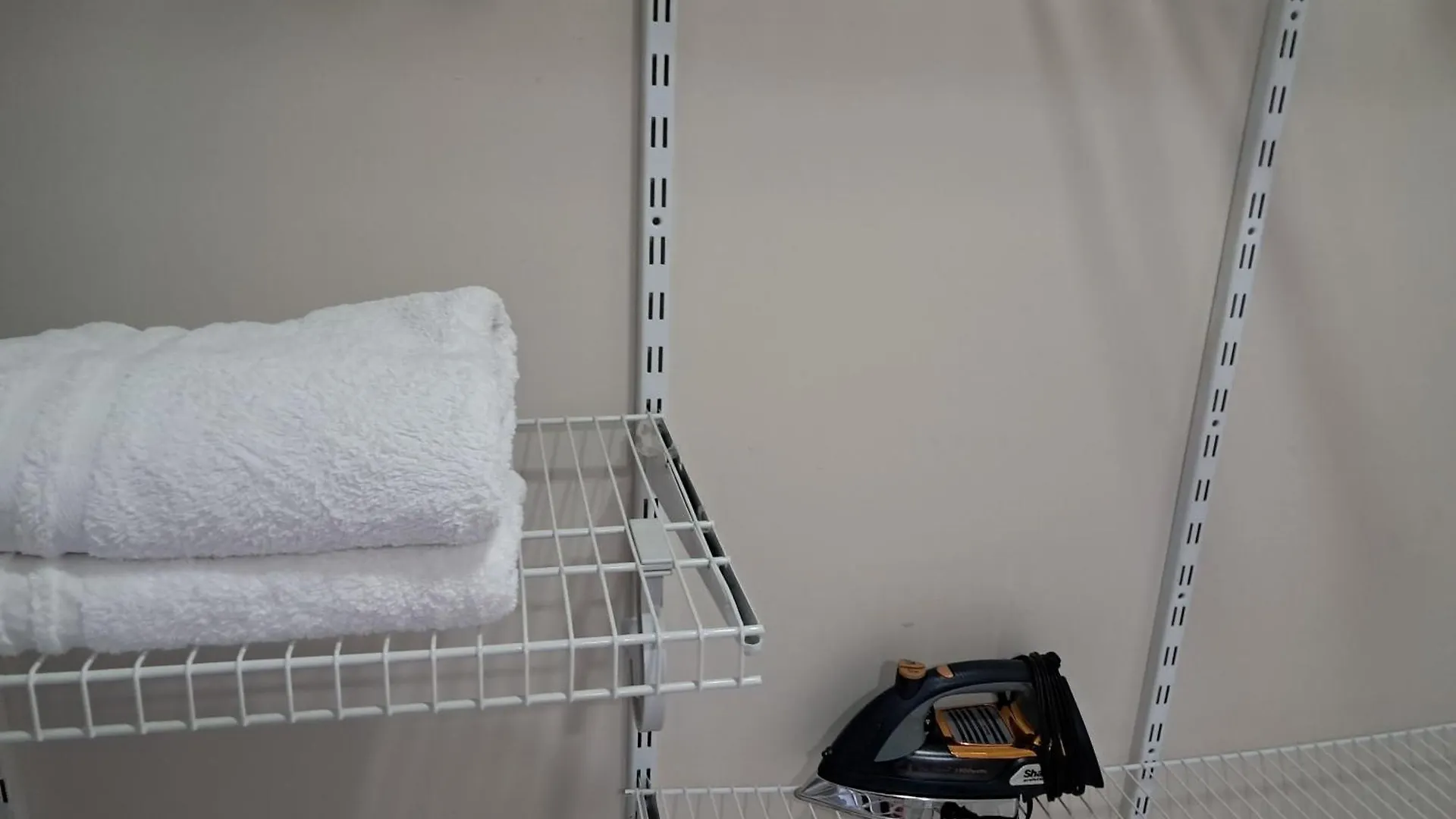 Apt 812 Ocean View location